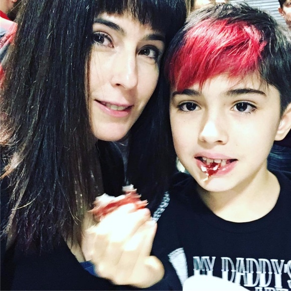 Meet your Posher, Ariel - Picture 4 of 4