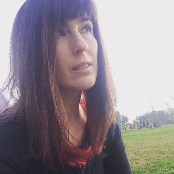 Meet your Posher, Ariel - Picture 3 of 4