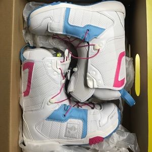 Womens Snowboard Boots - Size 7 - White