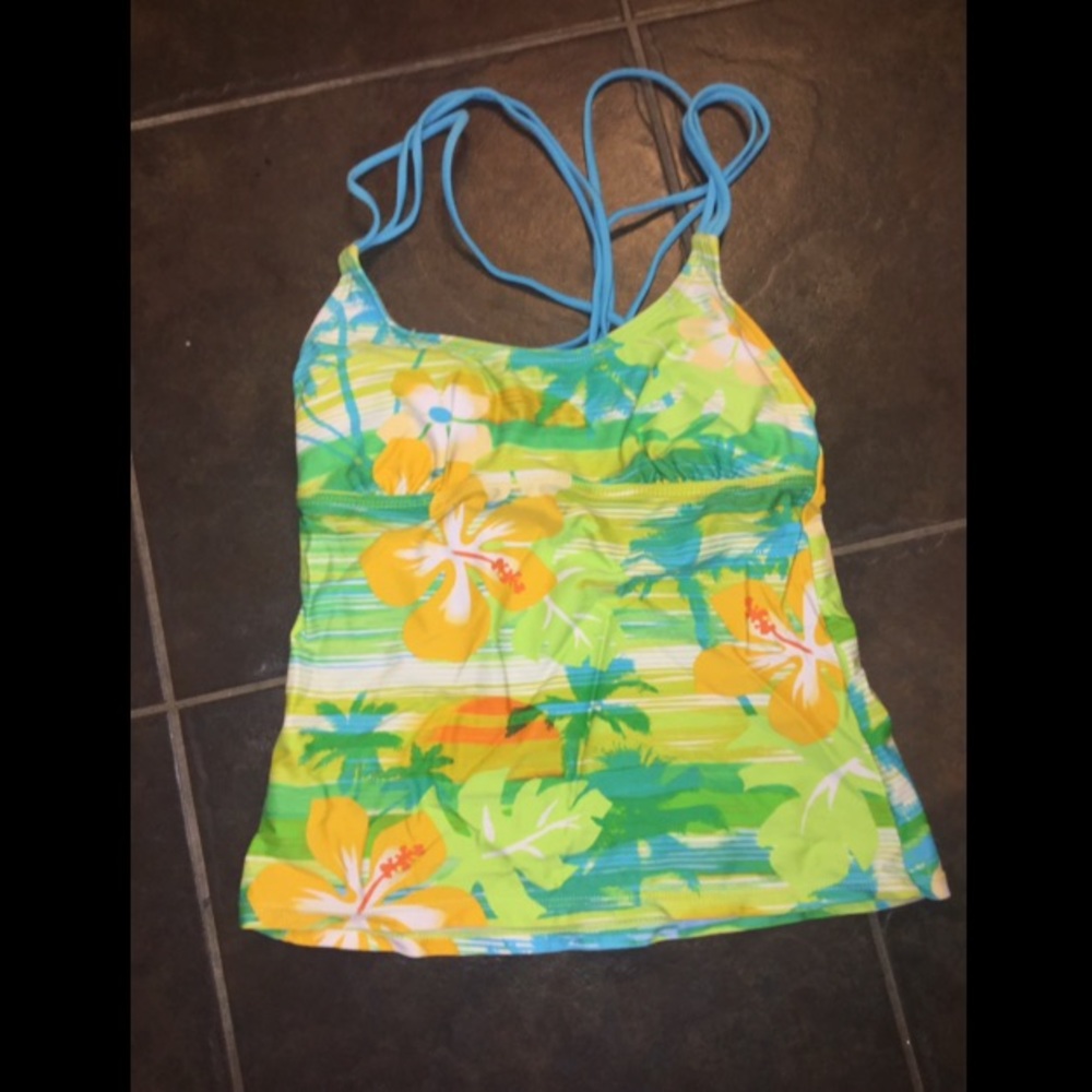 Juniors strappy crisscross back tankini top