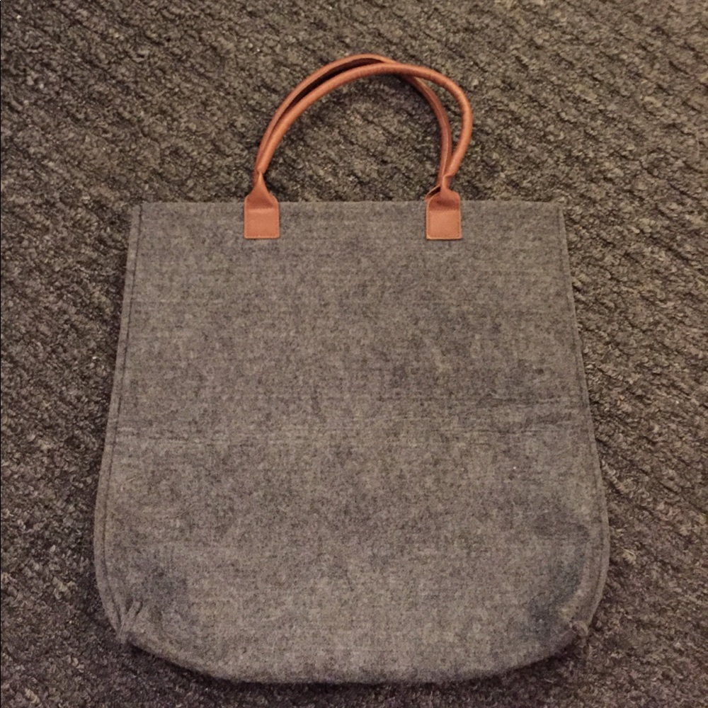 Grey Felt and Faux Leather Tote Bag.