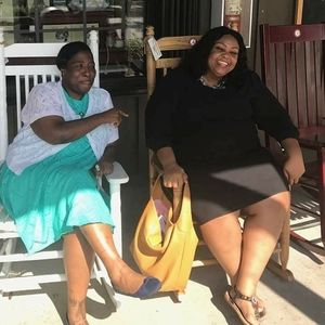 Meet your Posher, Leslie