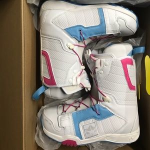 Womens Snowboard Boots - Size 9 - White