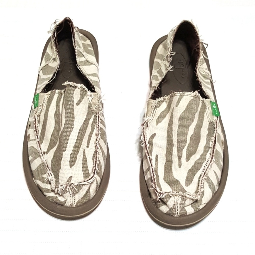 Size 8 Zebra Print Sanuks