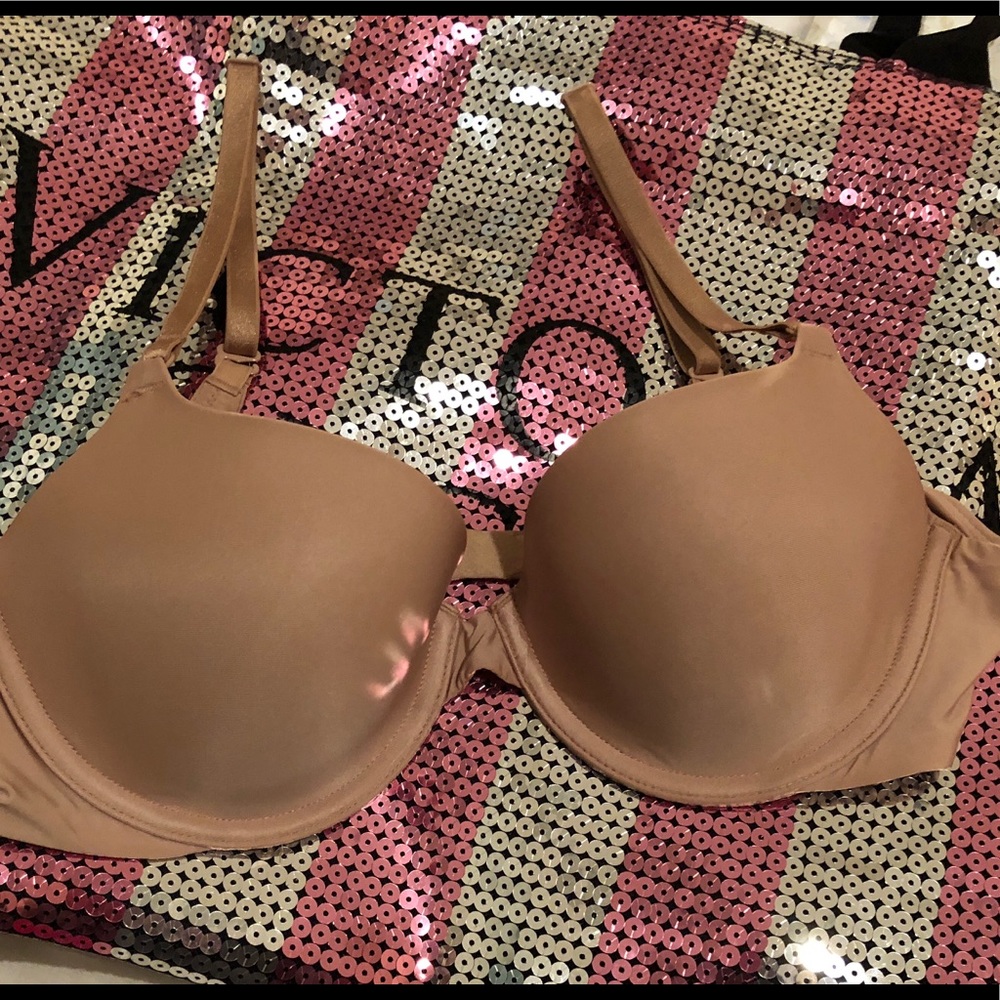 NWOT 36B Victoria’s Secrets Demi bra in nude