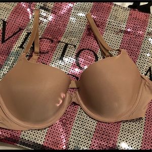 NWOT 36B Victoria’s Secrets Demi bra in nude