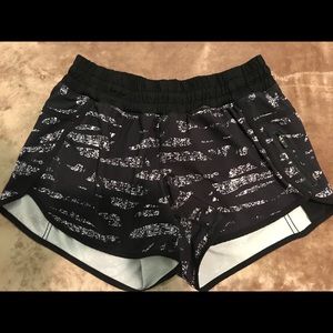 Lululemon tracker shorts