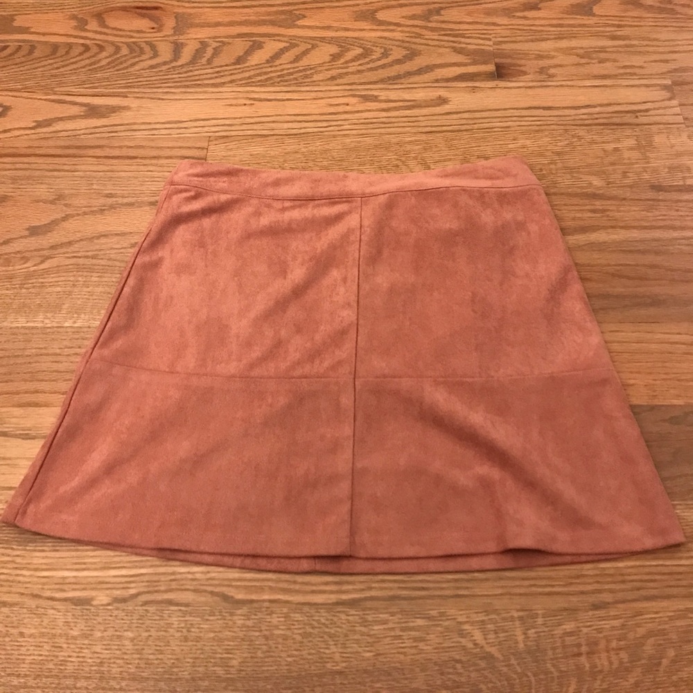 Lulu's faux suede mauve skirt