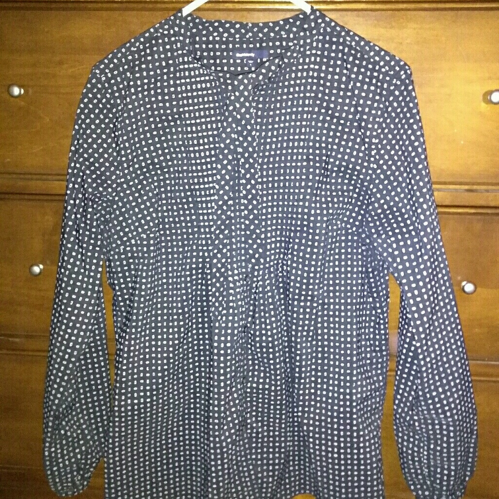 Gap bow tie maternity shirt