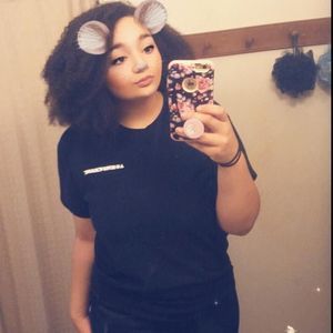 Meet your Posher, Danielle