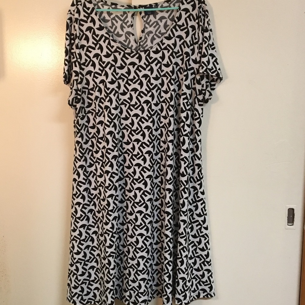 Super Cute Black and White Dress