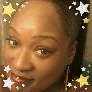 Meet your Posher, Tee