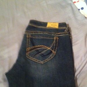 Ariya jeans 11/12 distressed flares regular