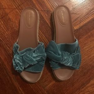 Zara Shoes - Zara sandals fits size 10-11.Barely worn Zara Shoes - Zara sandals fits size 10-11.Barely worn