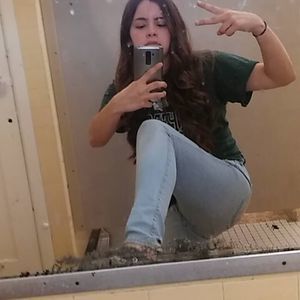 Meet your Posher, Cassandra