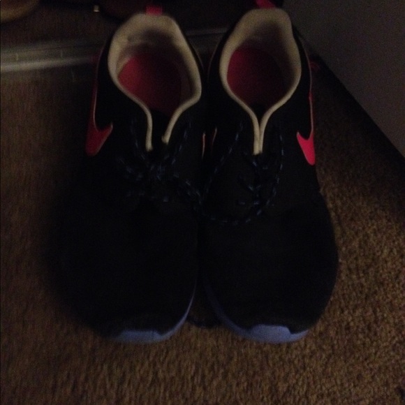 Roshes in a size 8 - Picture 1 of 4