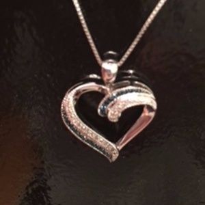 BLUE & WHITE HEART PENDANT NECKLACE