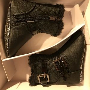Michael Kors baby Harmony size 2 boots