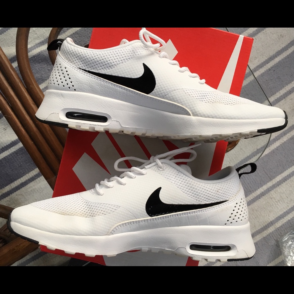 Women’s Nike Air Max Thea Sz 9.5