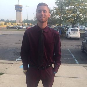 Meet your Posher, Carlos