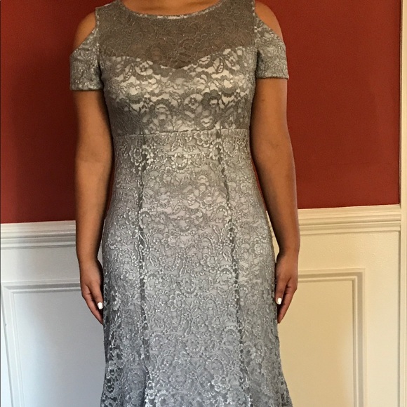 Elegant Dress - Picture 2 of 4