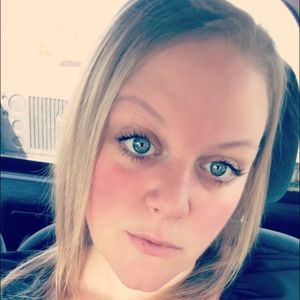 Meet your Posher, Casey