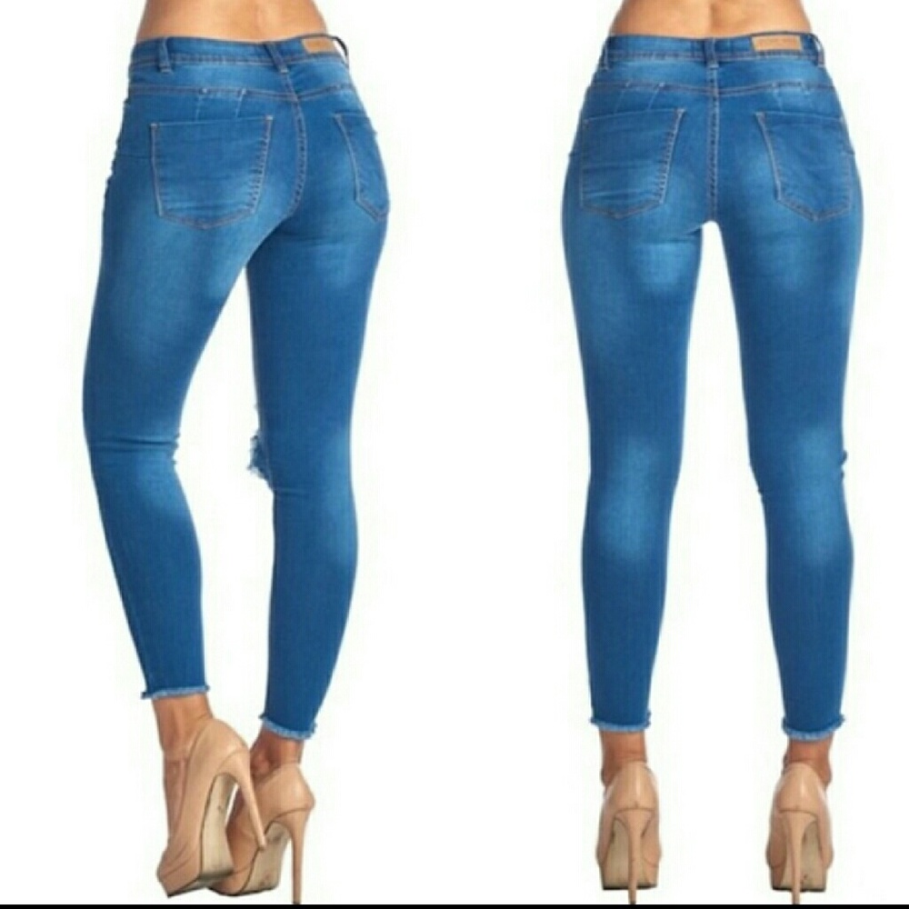 🔥🔥Boutique Sale Distressed Jeans - Picture 3 of 3