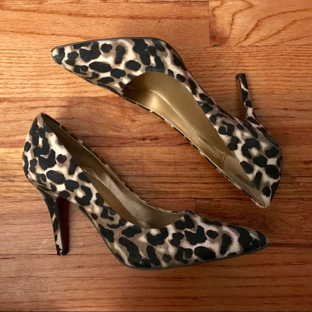 LOFT Kitten Heel