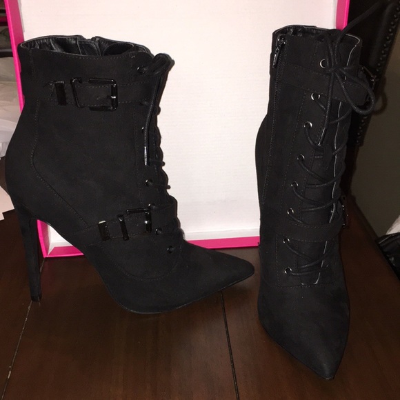 **SOLD** Maxwell Black Booties - Picture 2 of 8