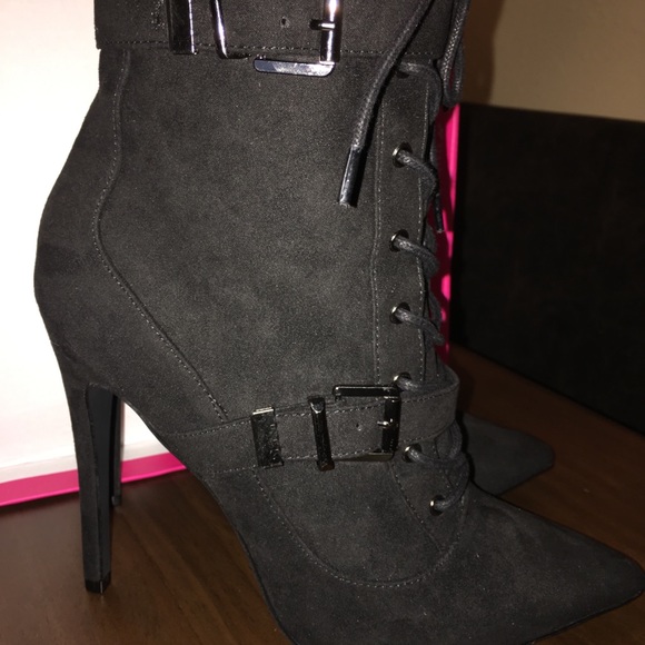 **SOLD** Maxwell Black Booties - Picture 7 of 8