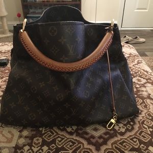 Louis Vuitton Artsy MM handbag