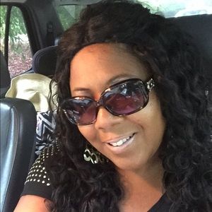 Meet your Posher, Daphne