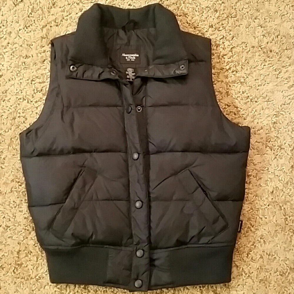 Abercrombie navy vest