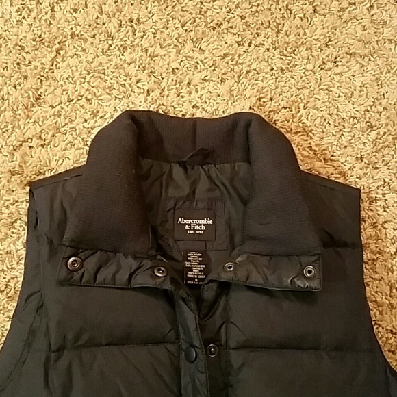 Abercrombie navy vest - Picture 2 of 5