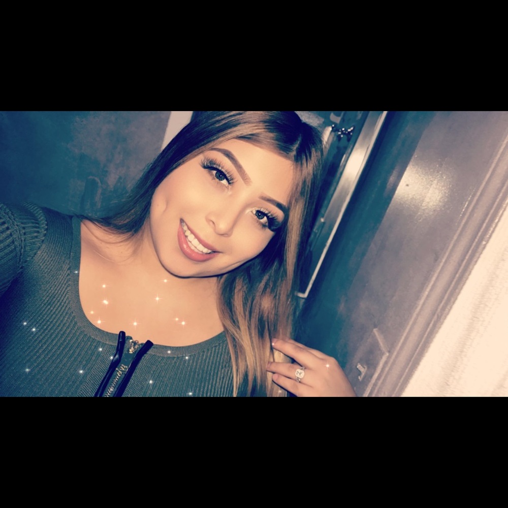 Meet your Posher, Daniela