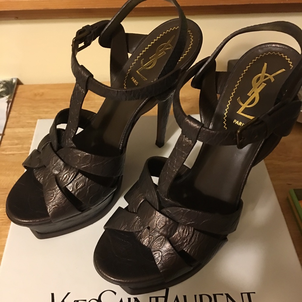 Size 7 Yves Saint Laurent Shoes. Wore only 1 time