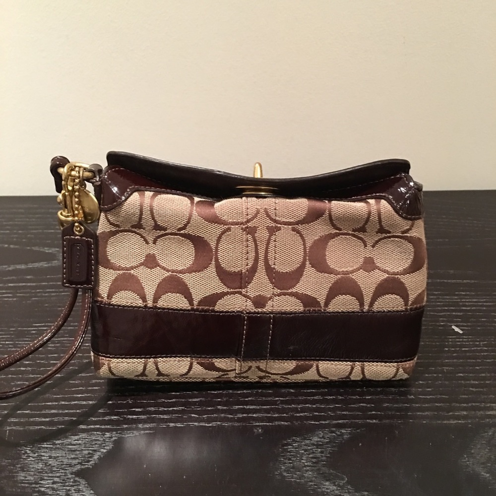 Coach Wristlet Authentic