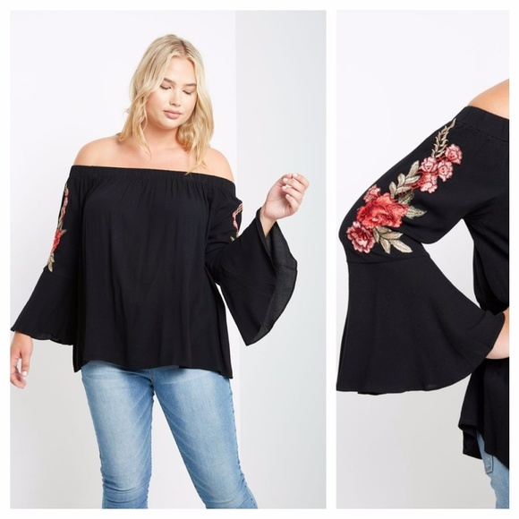 π¦MAKE AN OFFER!π¦ Embroidered Bell Sleeve Top - Picture 3 of 4