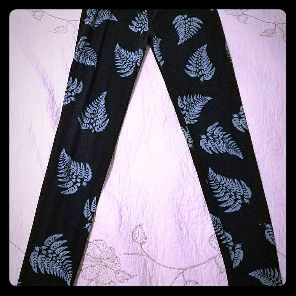Lula Roe feather leggings