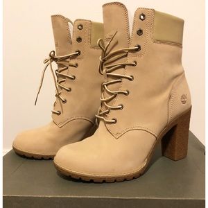 Tan Timberlands ✌🏼
