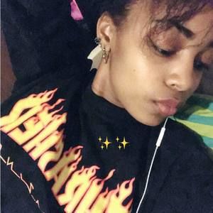 Meet your Posher, Shemariah