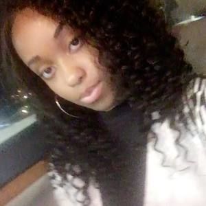 Meet your Posher, Iesha