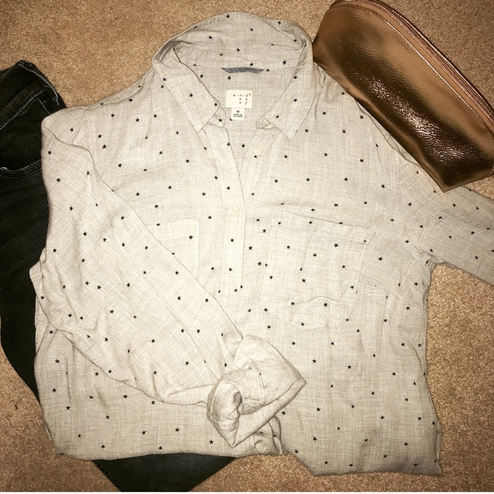 Gray button up size Medium. NWOT