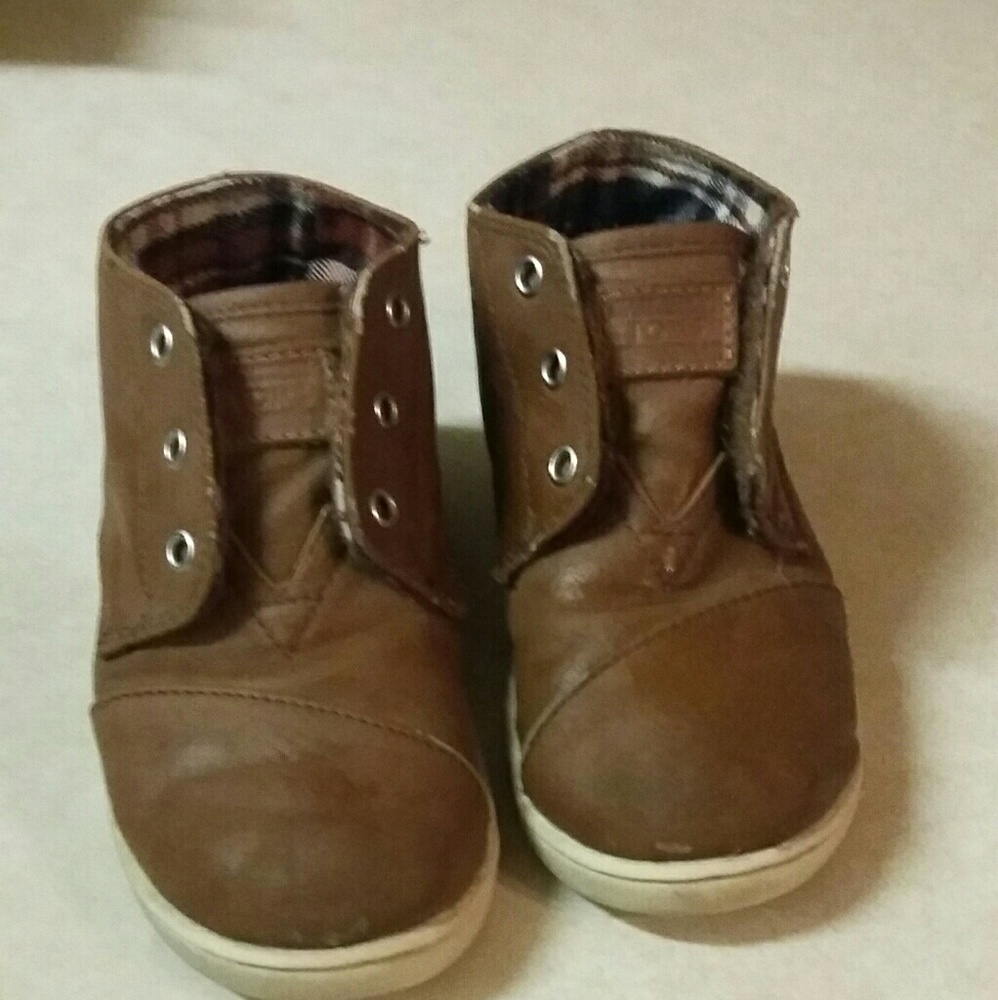 Tom's boots