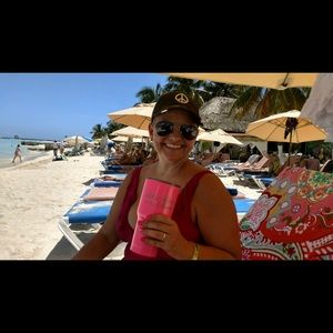 Meet your Posher, Sandy