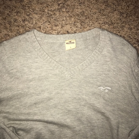 v-neck sweater - Picture 2 of 4