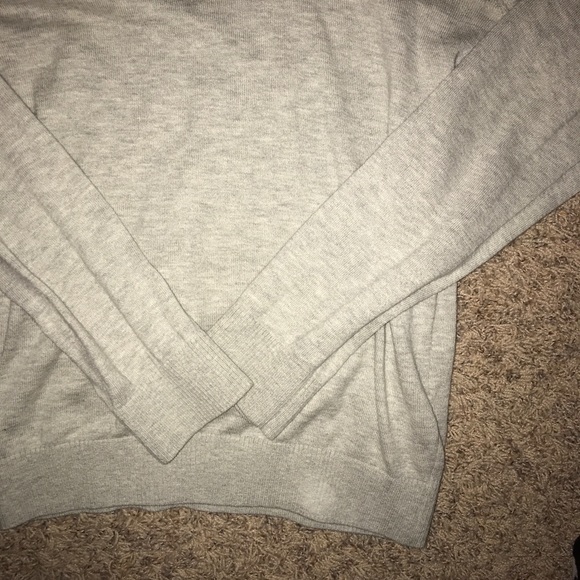 v-neck sweater - Picture 3 of 4