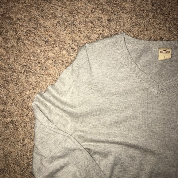 v-neck sweater - Picture 4 of 4