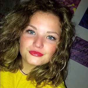 Meet your Posher, Christiana