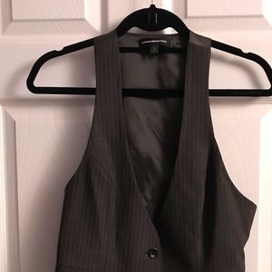 Two button vest